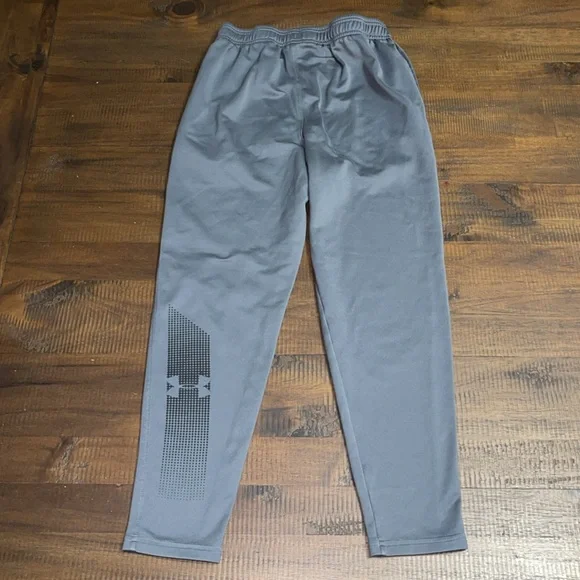 Excellent used condition Under Armour tapered boys’ joggers - Picture 2 of 5